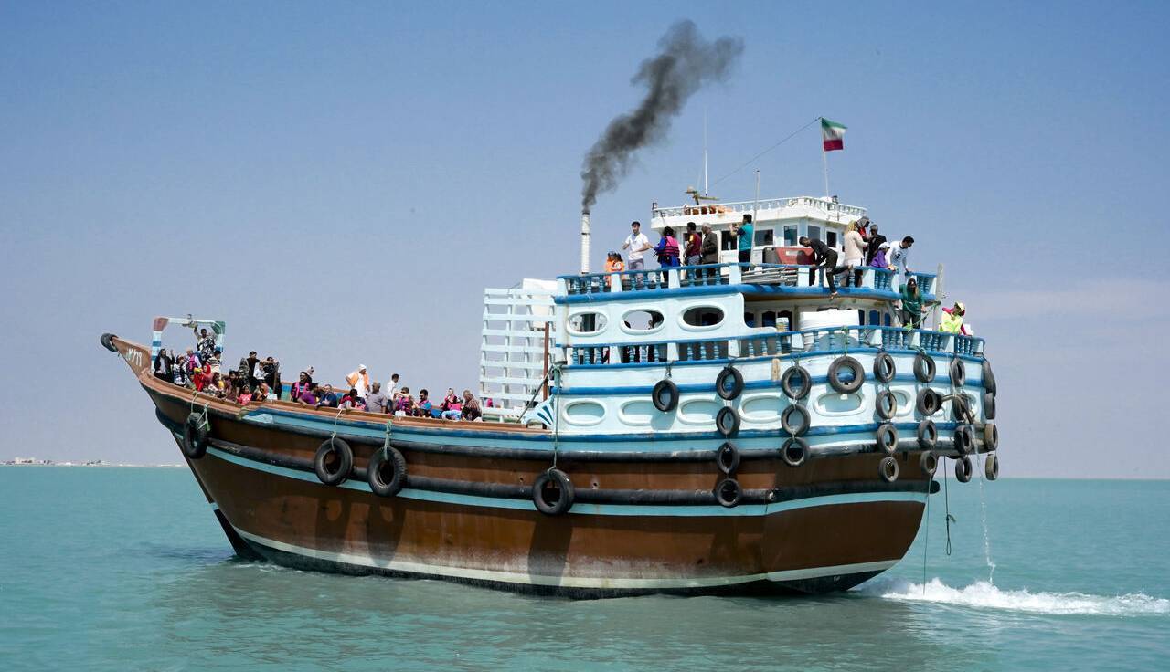 تفریح با ۲۵ کشتی و لنج در بوشهر